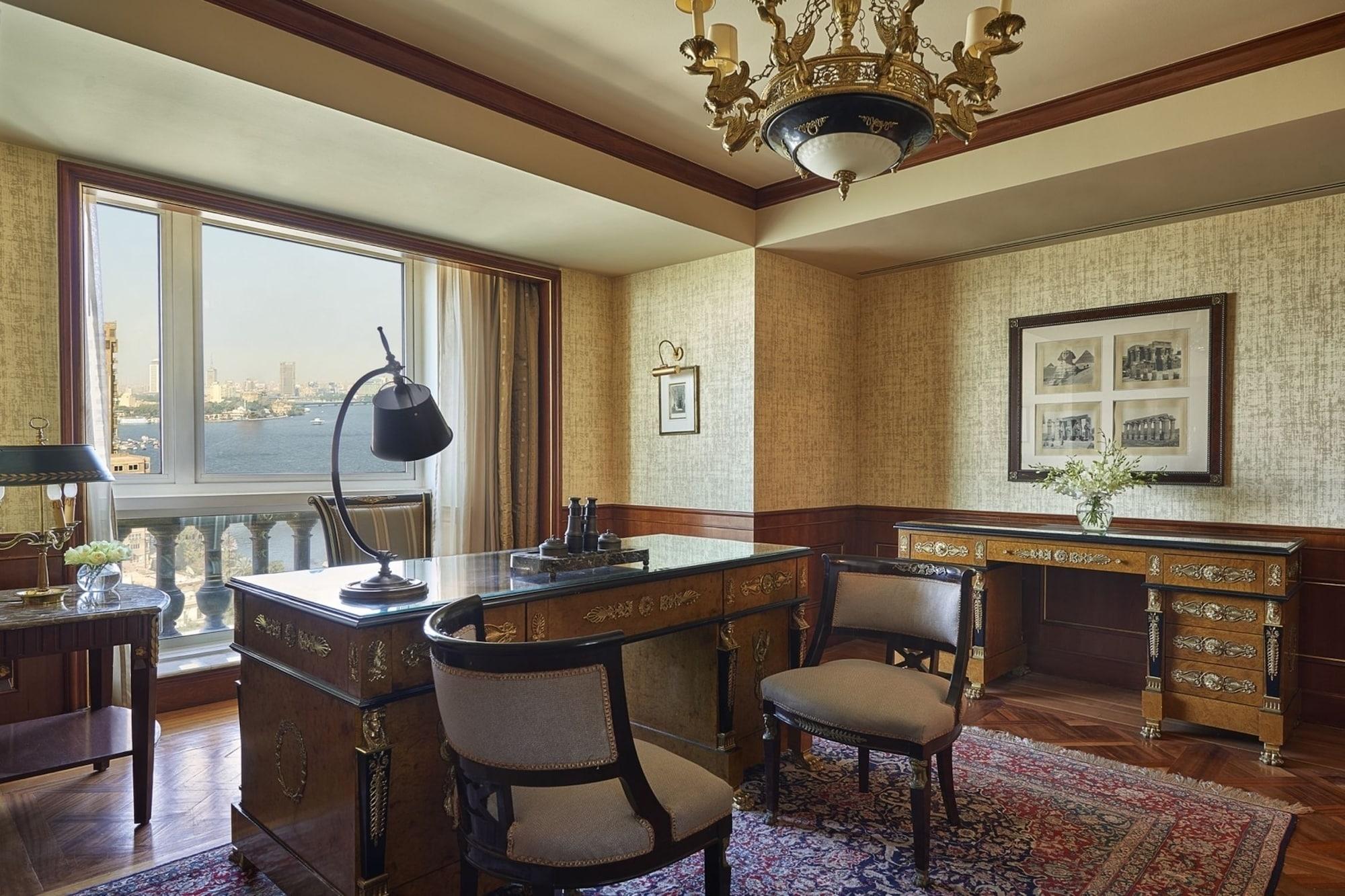 Four Seasons Cairo At The First Residence Giza Екстериор снимка The study of a Presidential Suite