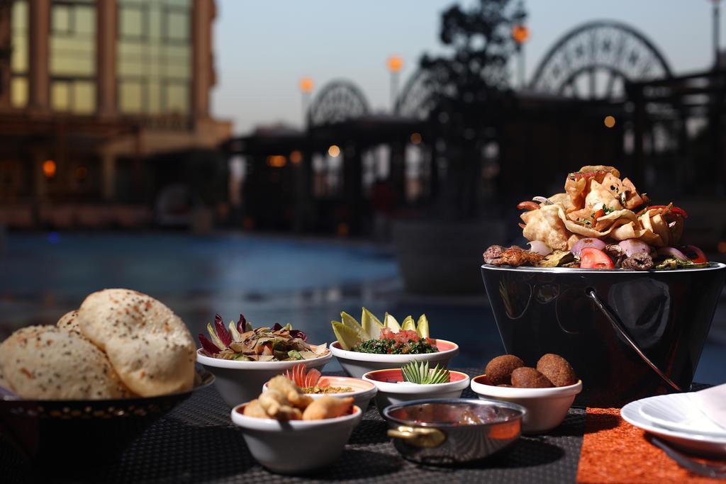 Four Seasons Cairo At The First Residence Giza Екстериор снимка Meze