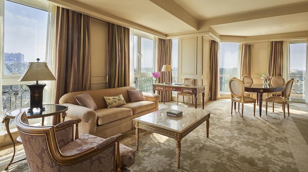 Four Seasons Cairo At The First Residence Giza Екстериор снимка A suite at the Four Seasons Hotel