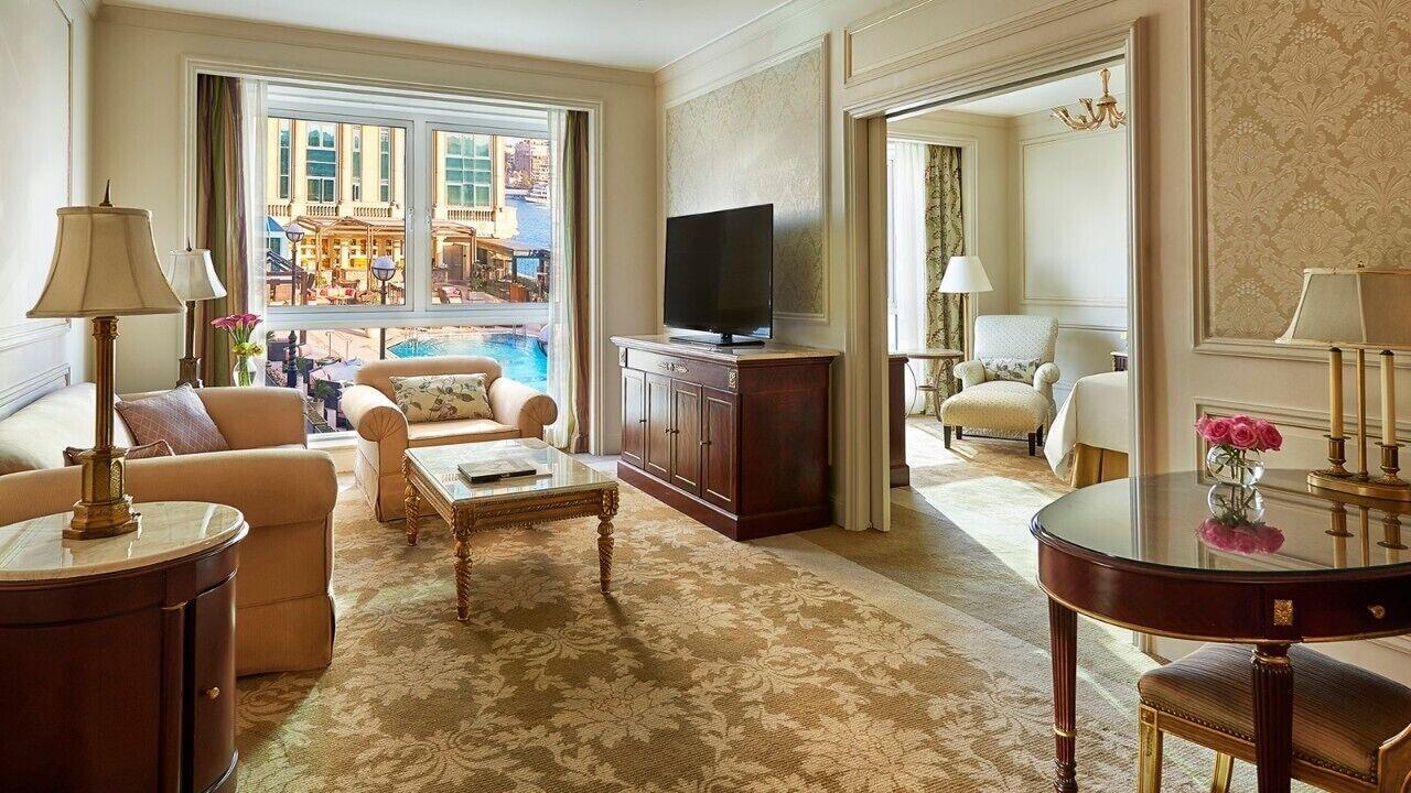 Four Seasons Cairo At The First Residence Giza Екстериор снимка A suite at The Peninsula