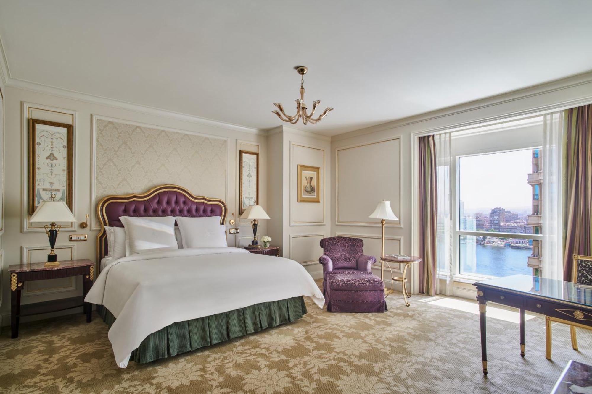 Four Seasons Cairo At The First Residence Giza Екстериор снимка A bedroom at the Four Seasons Hotel